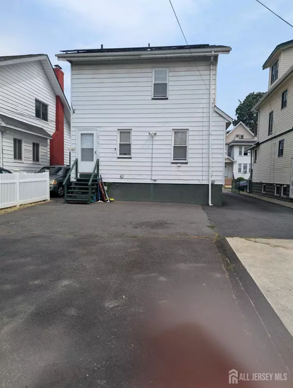 East Orange, NJ 07017,337 N Maple AVE N