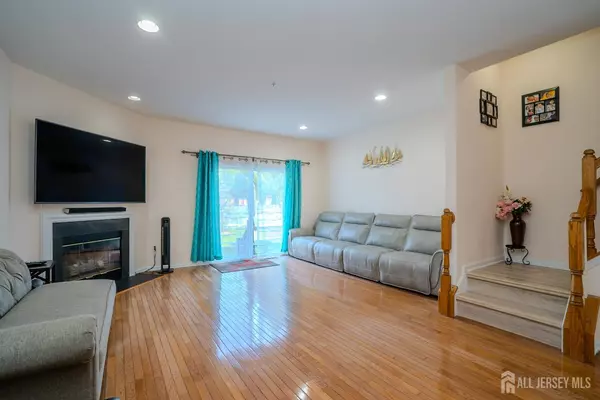 South Brunswick, NJ 08810,908 Blossom CIR