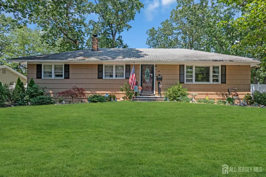 35 Ashmall AVE, Monroe, NJ 08831