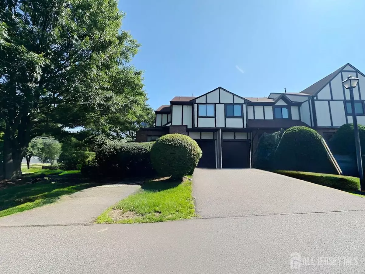 Ewing, NJ 08628,2 Devonshire CT