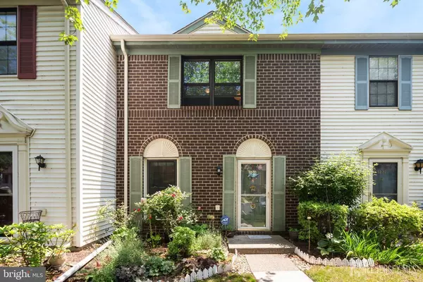 101 Pear Tree LN, Franklin Twsp, NJ 08823