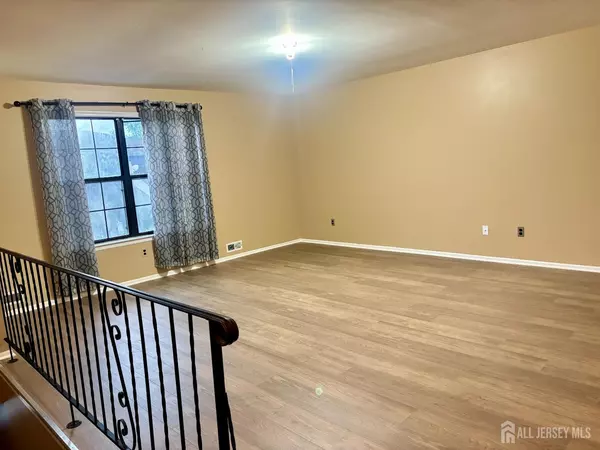 Edison, NJ 08817,222 Orlando ST