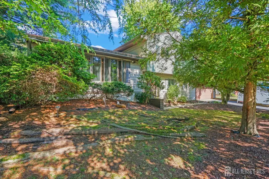 68 Gage RD, East Brunswick, NJ 08816