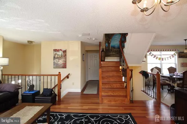 West Windsor, NJ 08540,9 Halstead PL
