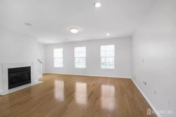 Sayreville, NJ 08859,95 Woodlake DR