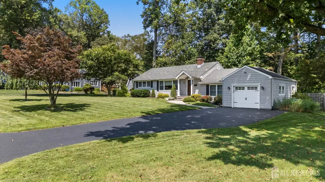 115 Hamiltonian DR, Red Bank, NJ 07701