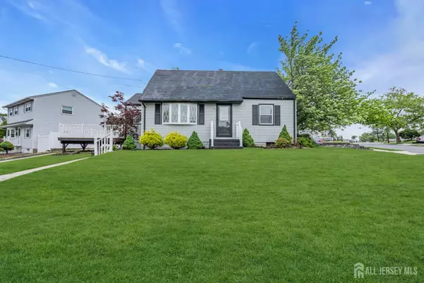 99 Crestview RD, Fords, NJ 08863