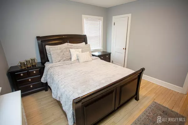 South Amboy, NJ 08879,719 Charles ST