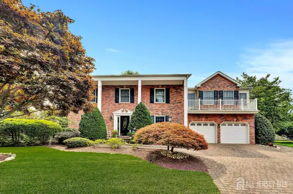 8 Libby DR, South Brunswick, NJ 08852