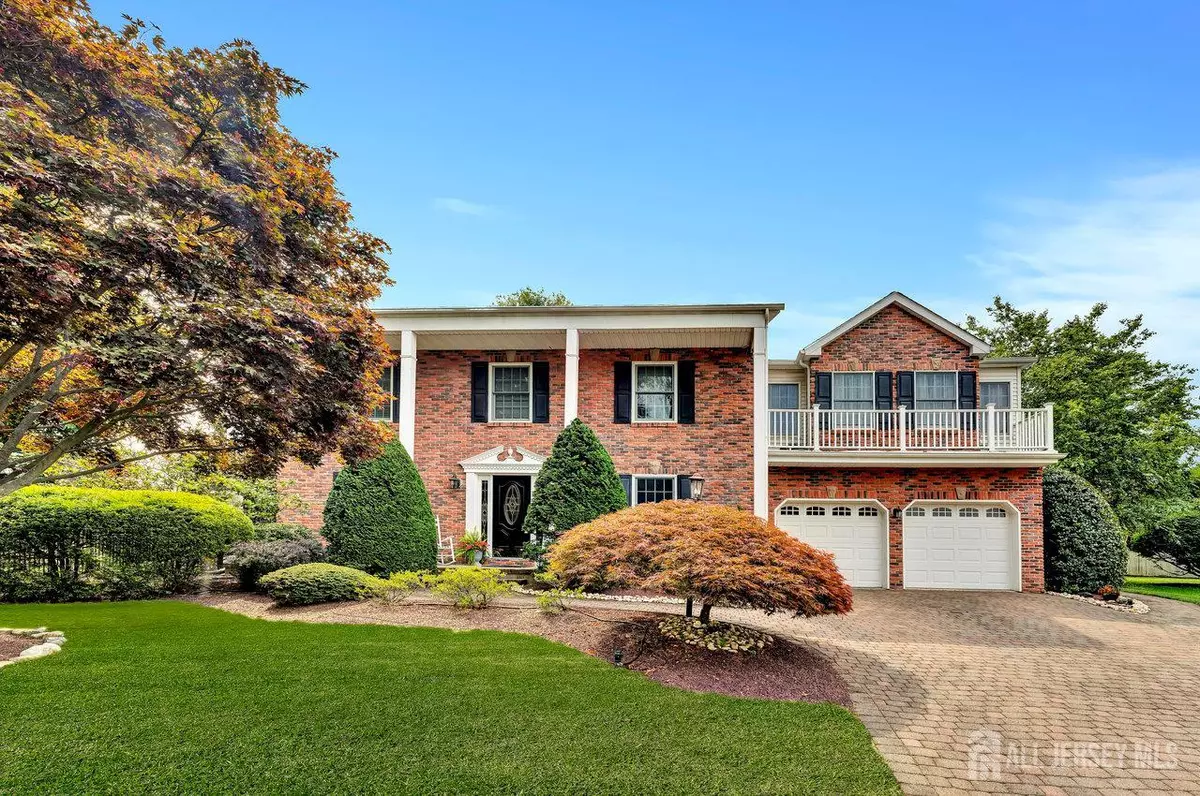 South Brunswick, NJ 08852,8 Libby DR