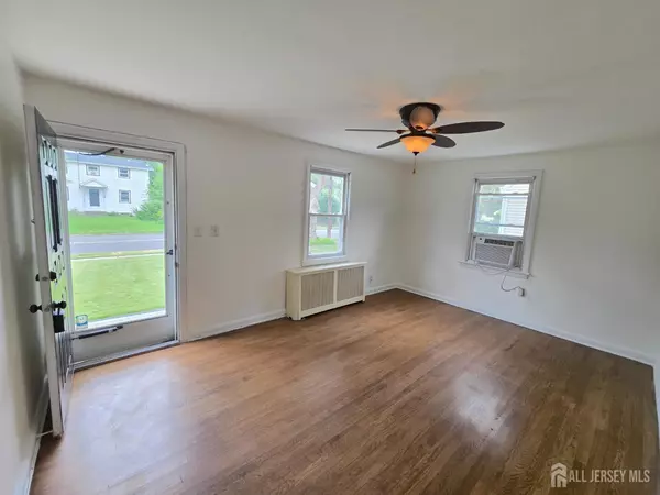 Edison, NJ 08817,189 Old Post RD