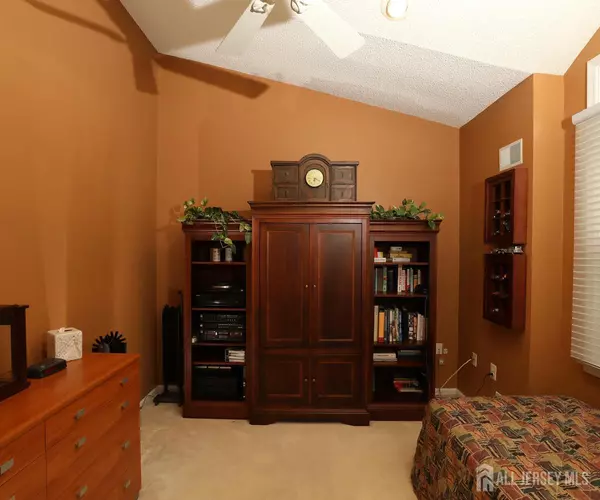 Monroe, NJ 08831,18 Kingston CT