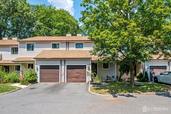 6 Tulip CT, Edison, NJ 08820