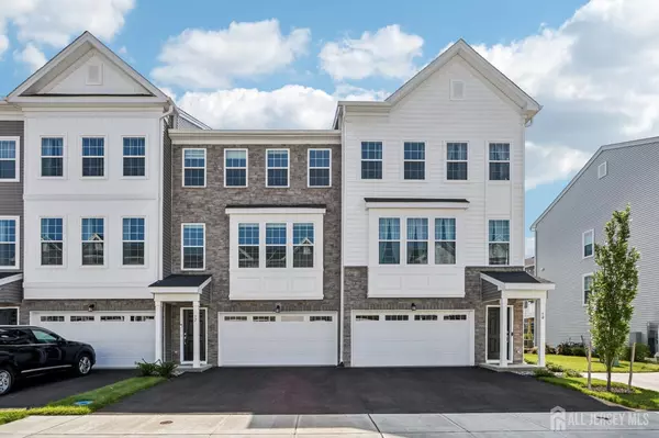 52 Crimson DR, Manalapan, NJ 07726