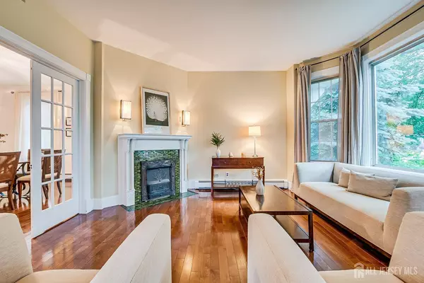 Metuchen, NJ 08840,76 Spring ST