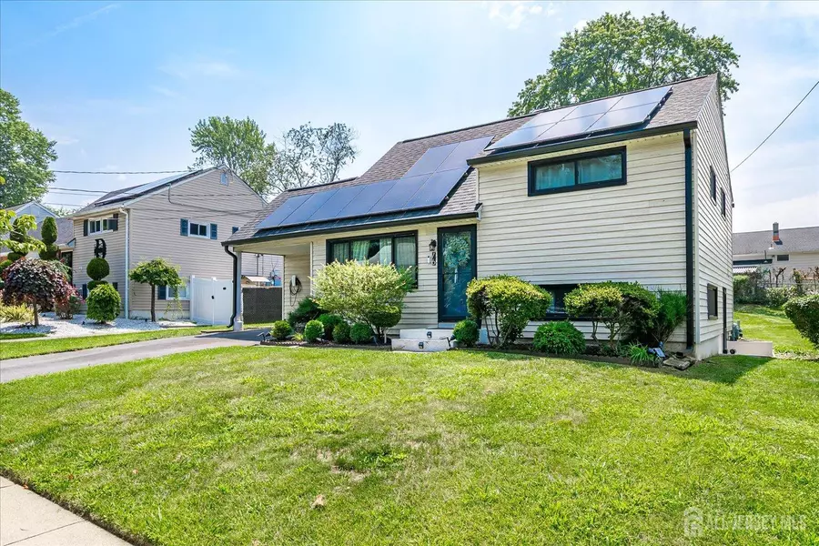 16 Shetland RD, East Brunswick, NJ 08816