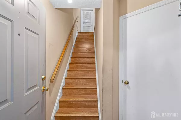 Edison, NJ 08820,199 Prestwick WAY