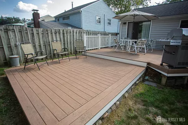 Sayreville, NJ 08859,94 Albert DR