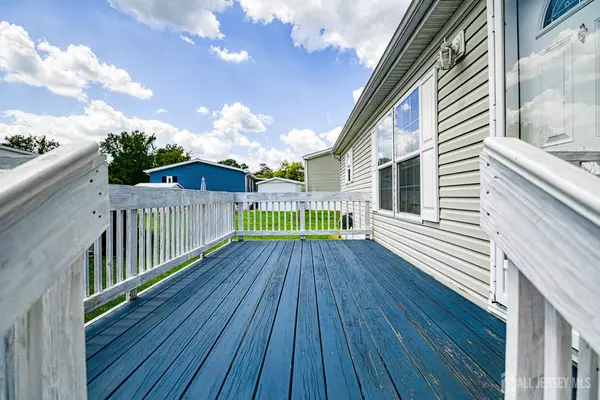 North Brunswick, NJ 08902,17 Steinbeck RD