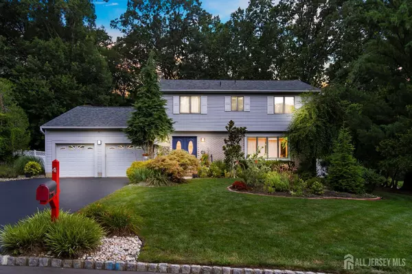4 Deer Run CT, East Brunswick, NJ 08816