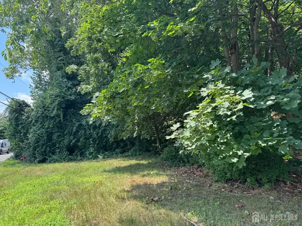 22 Herman DR, Spotswood, NJ 08884