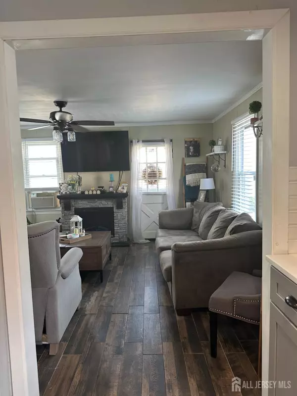 Sayreville, NJ 08872,20 Dolan ST