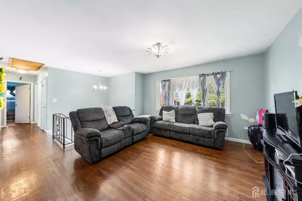 Franklin, NJ 08873,207 Phillips RD