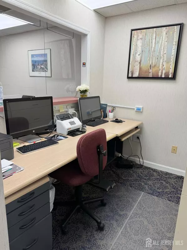 East Brunswick, NJ 08816,6 Auer CT #C