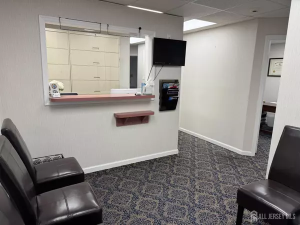 East Brunswick, NJ 08816,6 Auer CT #C