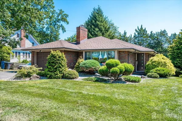 22 Homer PL, Metuchen, NJ 08840