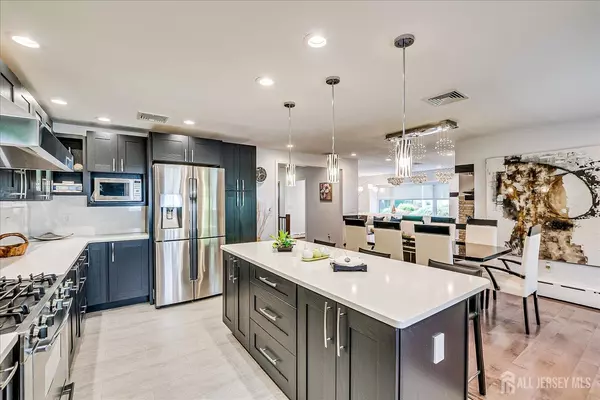 Metuchen, NJ 08840,22 Homer PL