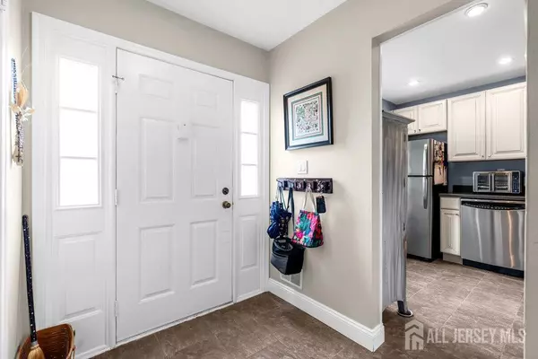 Matawan, NJ 07747,223 Perth Hill CT