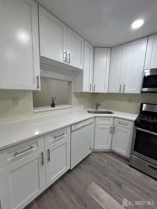 East Brunswick, NJ 08816,351 McDowell DR #351