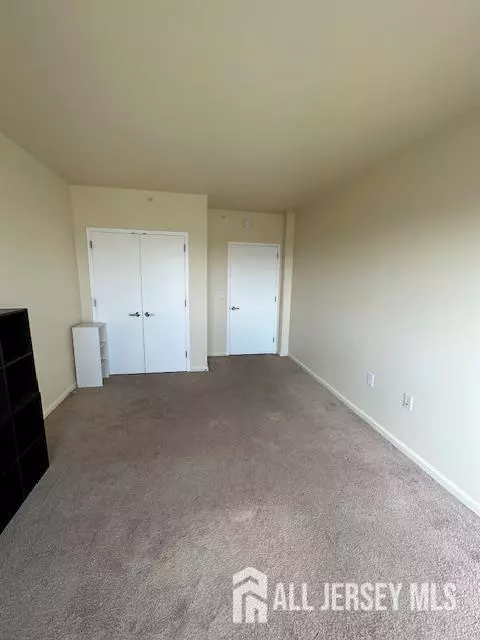 New Brunswick, NJ 08901,110 Somerset ST #2101