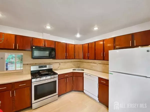 East Brunswick, NJ 08816,47 Morgan PL