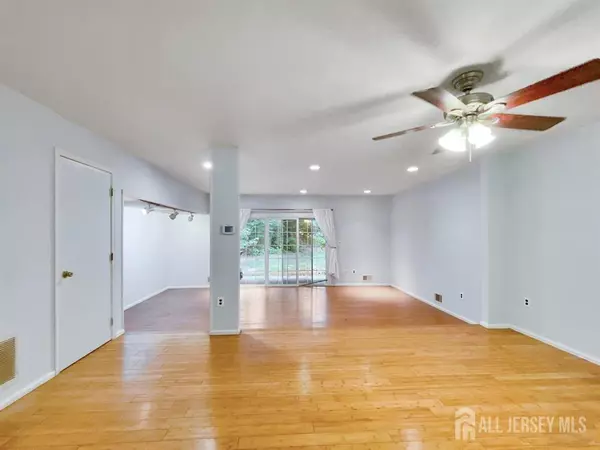 East Brunswick, NJ 08816,47 Morgan PL