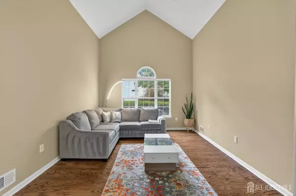 Helmetta, NJ 08828,6 George WAY