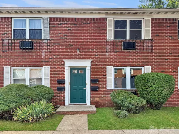 289 Main ST #7L, Spotswood, NJ 08828