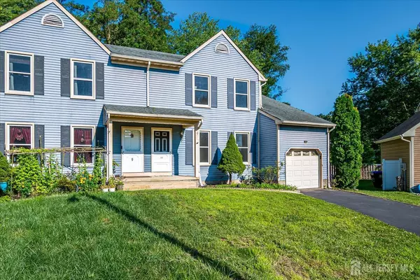 11 Allison DR, East Brunswick, NJ 08816