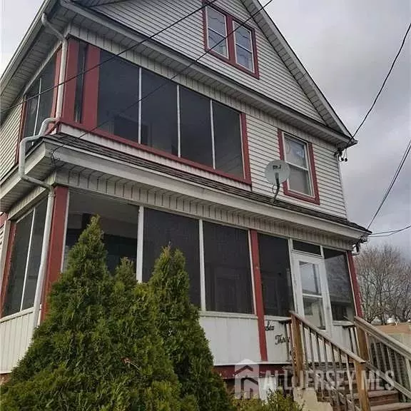 Dunellen, NJ 08812,638 bound brook RD