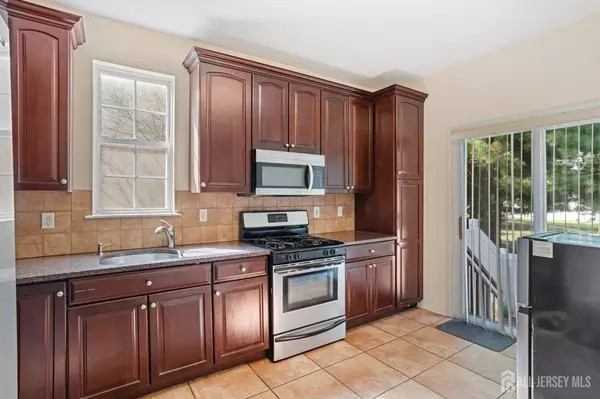 South Brunswick, NJ 08810,1401 Yarrow CIR