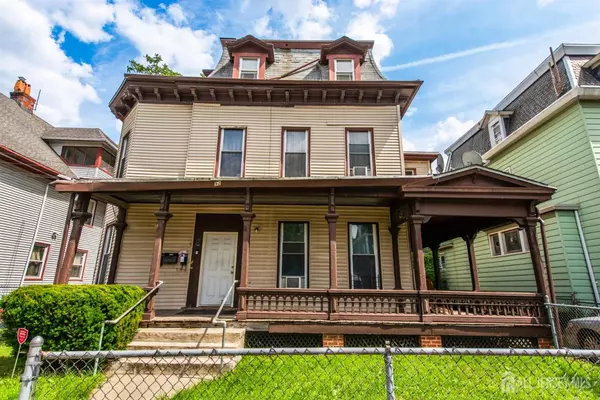 Orange, NJ 07050,92 Cleveland ST