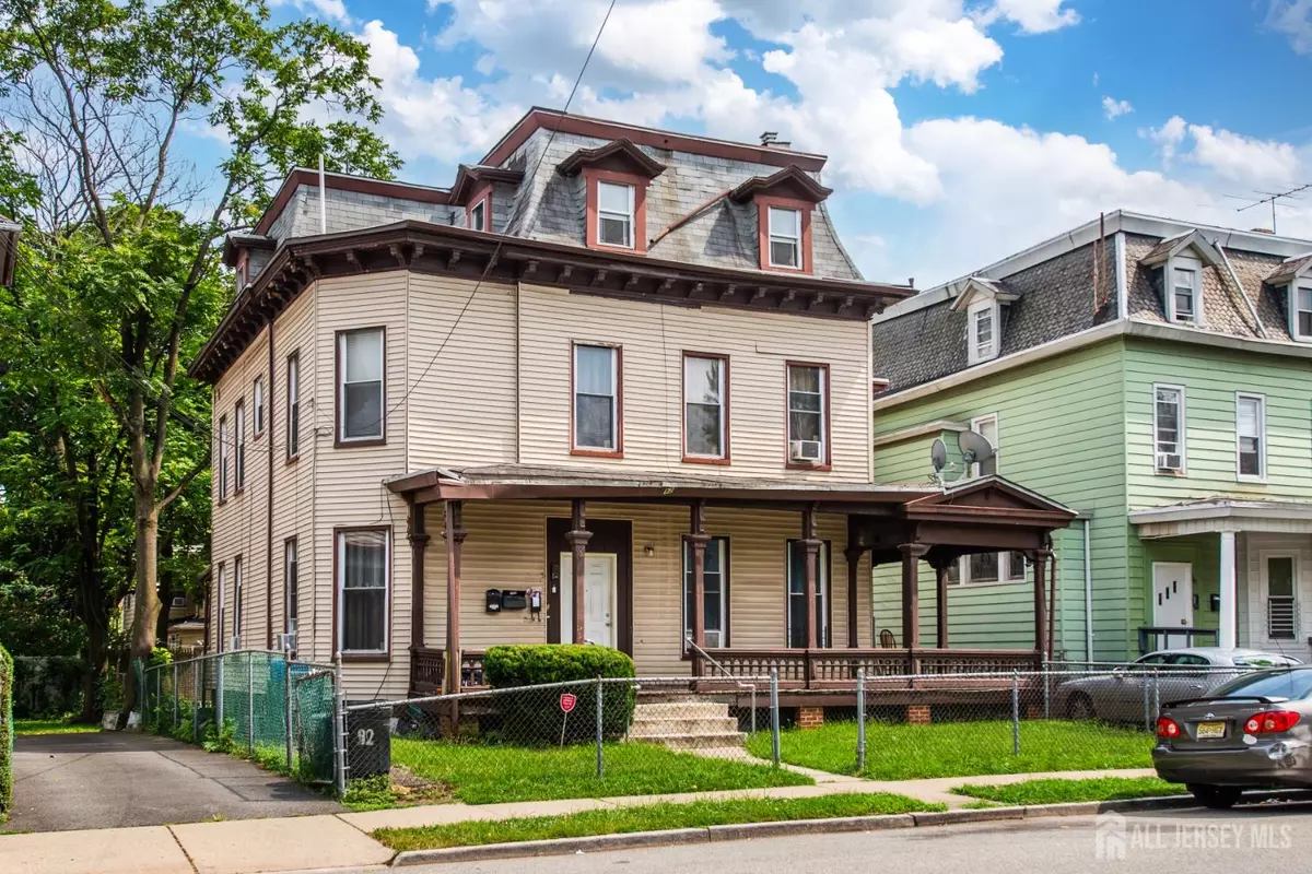 Orange, NJ 07050,92 Cleveland ST