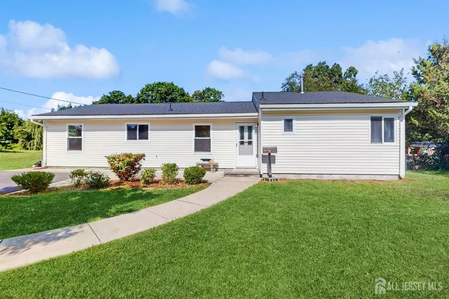73 Kendall RD, South Brunswick, NJ 08824