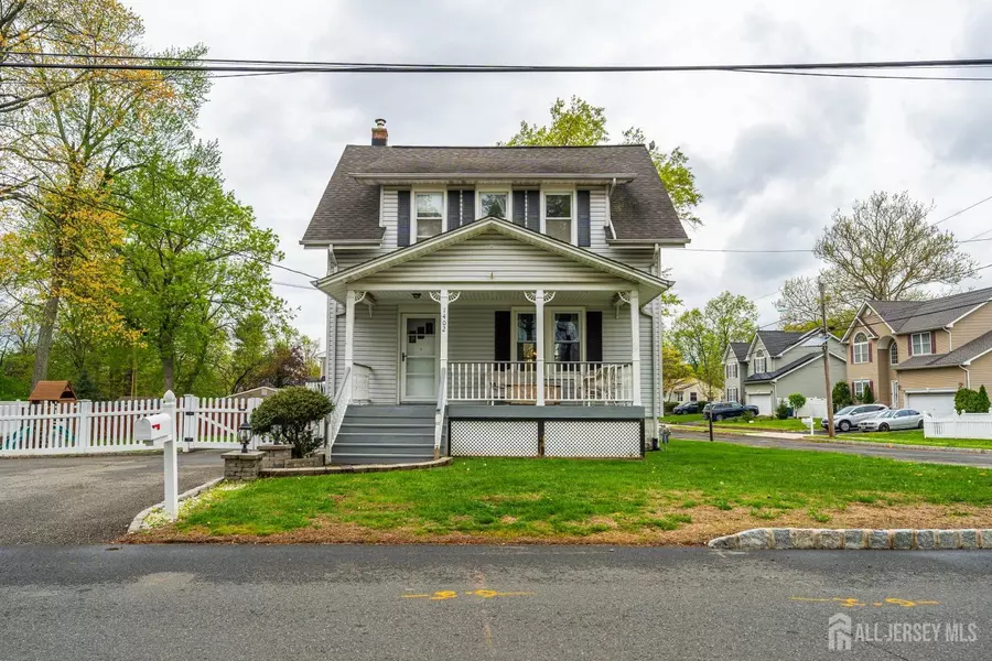 1402 Glenwood DR, Piscataway, NJ 08854