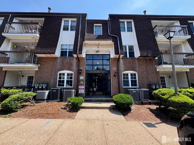 311 Green Hollow DR, Iselin, NJ 08830