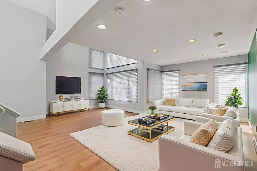 520 Sayre DR, Plainsboro, NJ 08540