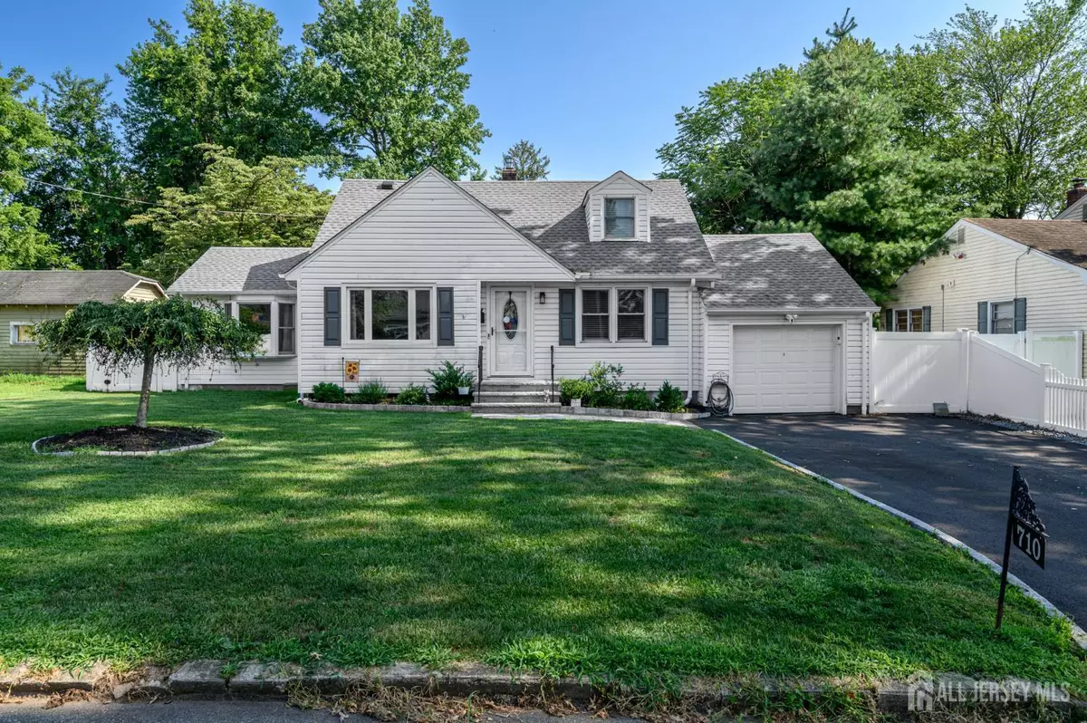 South Plainfield, NJ 07080,710 Wexler PL