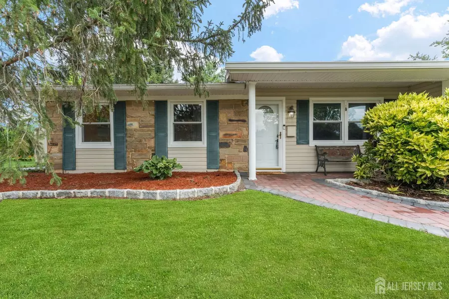 41 Grand BLVD, Monroe, NJ 08831