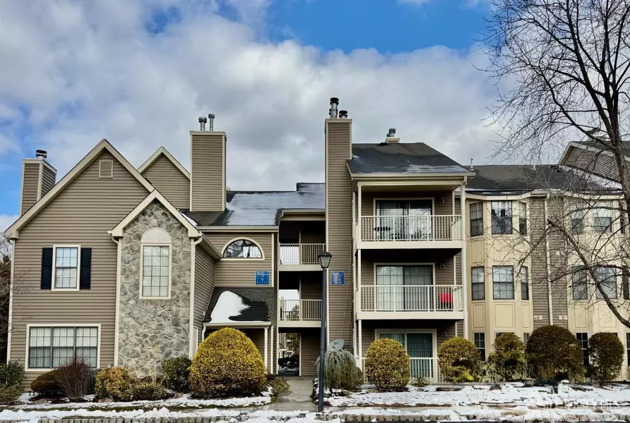 10 Lear CT, East Brunswick, NJ 08816